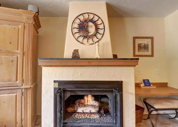Mile Haus A-6 2br 2ba *