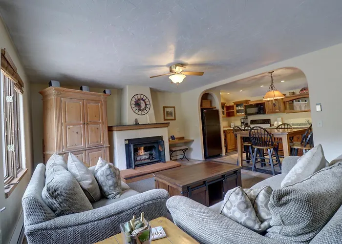 Mile Haus A-6 2br 2ba Apartment