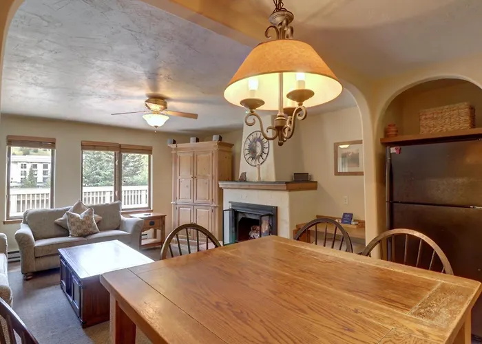 Mile Haus A-6 2br 2ba *