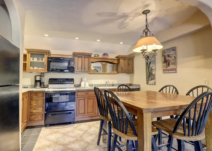 Mile Haus A-6 2br 2ba *
