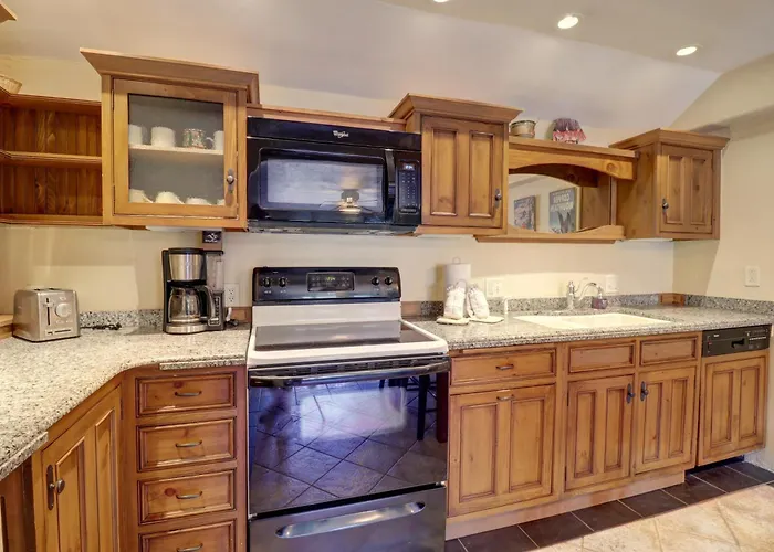 Mile Haus A-6 2br 2ba * Copper Mountain