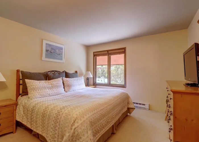 Mile Haus A-6 2br 2ba *