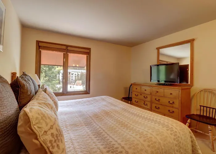 Mile Haus A-6 2br 2ba Copper Mountain